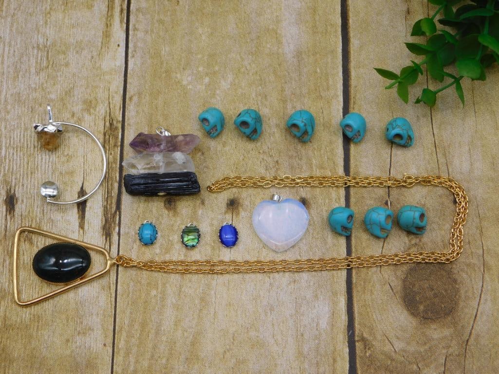 MIXED JEWELRY LOT ROCK STONE LAPIDARY SPECIMEN: MIXED JEWELRY LOT ROCK STONE LAPIDARY SPECIMEN — Part of our Discover Sunken Cove, Crystals and Gems auction at HATMAN'S Auctions! Please see photos for measurements and condition. YES, we have in-h