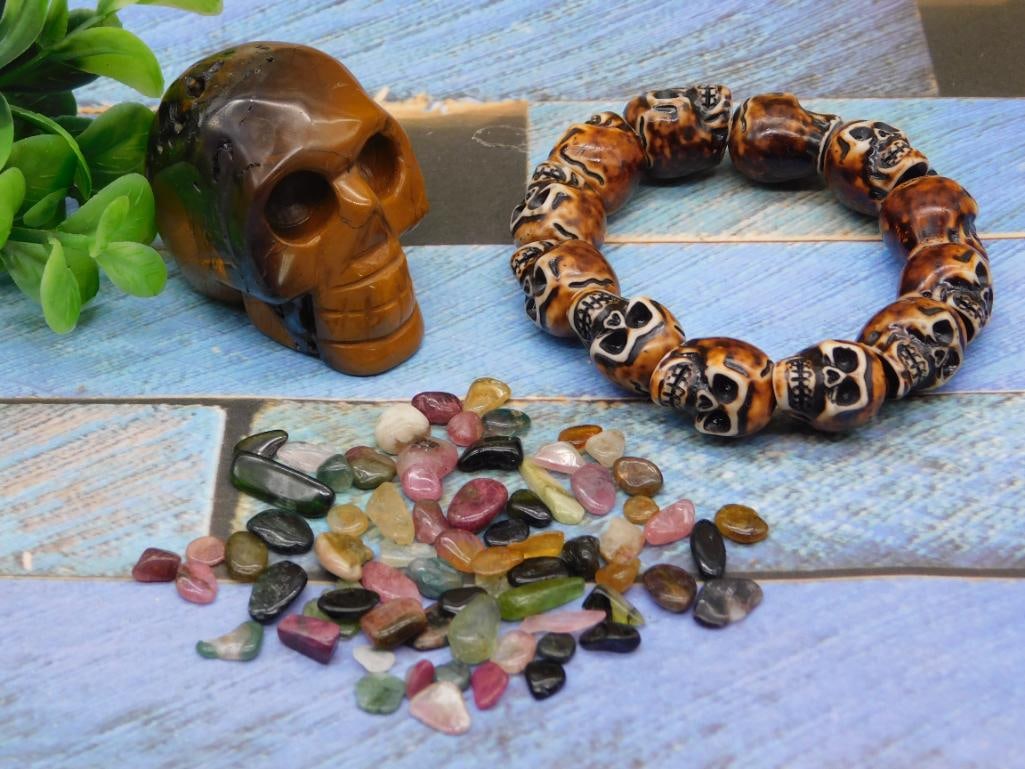 MIXED LOT ROCK STONE LAPIDARY SPECIMEN: MIXED LOT ROCK STONE LAPIDARY SPECIMEN — Part of our Discover Sunken Cove, Crystals and Gems auction at HATMAN'S Auctions! Please see photos for measurements and condition. YES, we have in-house