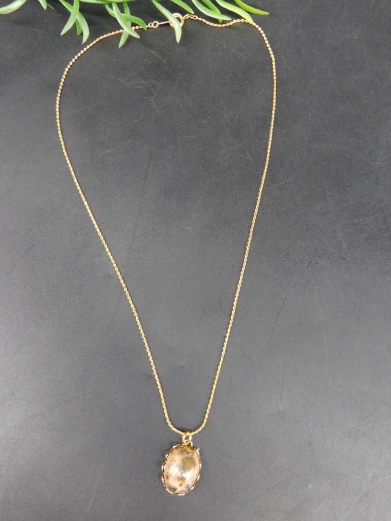 GENUINE STONE PENDANT ON CHAIN NECKLACE ROCK STONE LAPIDARY SPECIMEN: GENUINE STONE PENDANT ON CHAIN NECKLACE ROCK STONE LAPIDARY SPECIMEN — Part of our Discover Sunken Cove, Crystals and Gems auction at HATMAN'S Auctions! Please see photos for measurements and