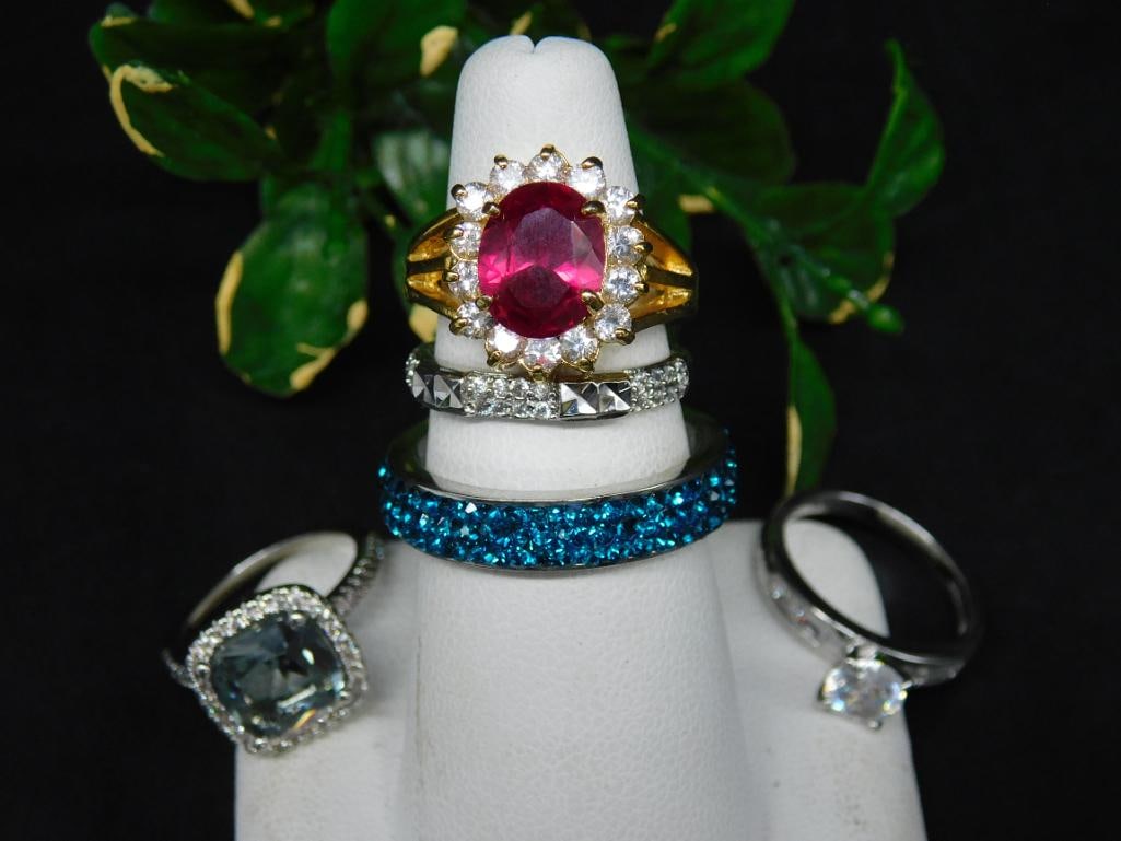 STONE RINGS ROCK STONE LAPIDARY SPECIMEN: STONE RINGS ROCK STONE LAPIDARY SPECIMEN — Part of our Discover Sunken Cove, Crystals and Gems auction at HATMAN'S Auctions! Please see photos for measurements and condition. YES, we have in-house