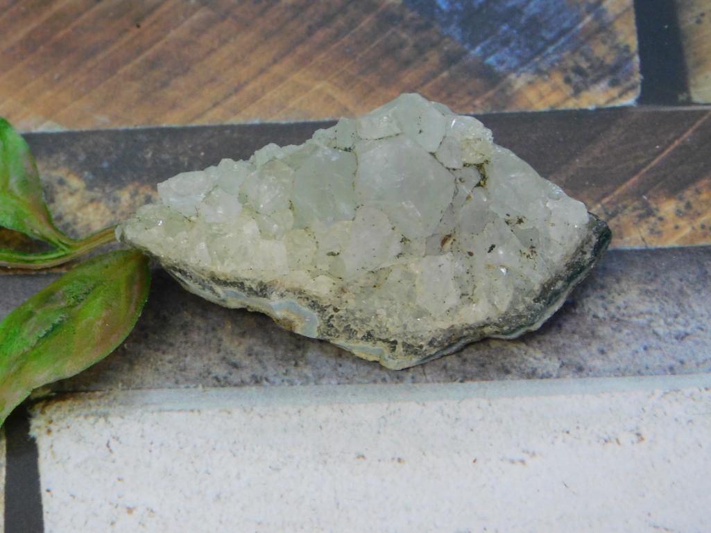 ROCK STONE LAPIDARY SPECIMEN: ROCK STONE LAPIDARY SPECIMEN