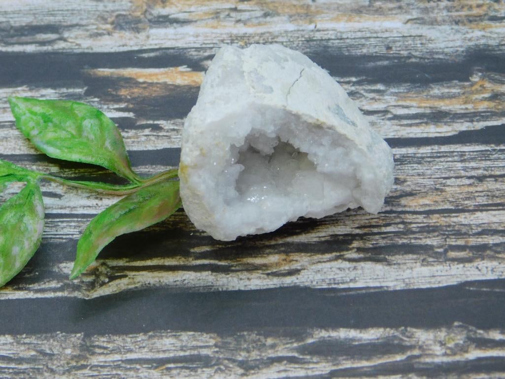 GEODE ROCK STONE LAPIDARY SPECIMEN (1 of 2)
