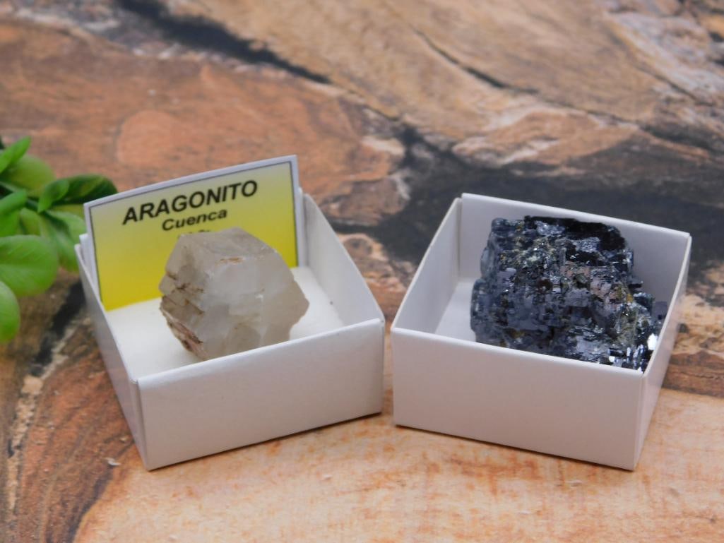 MIXED ROUGH LOT ROCK STONE LAPIDARY SPECIMEN: MIXED ROUGH LOT ROCK STONE LAPIDARY SPECIMEN