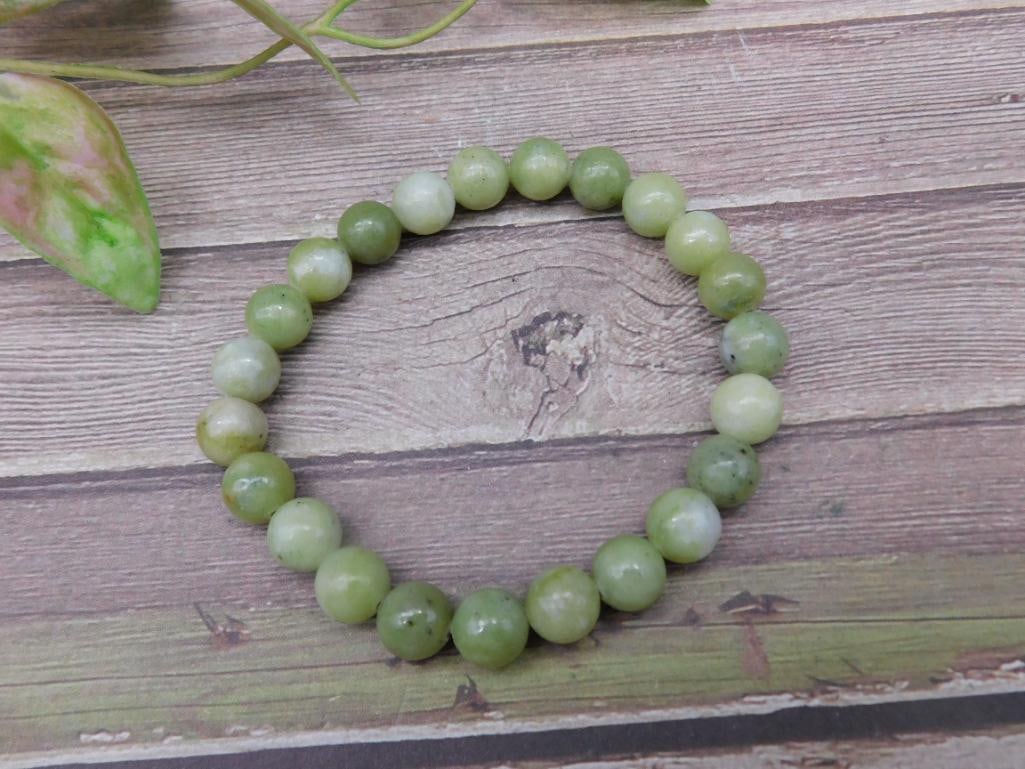 Green Beaded Stretch Bracelet (1 of 3)