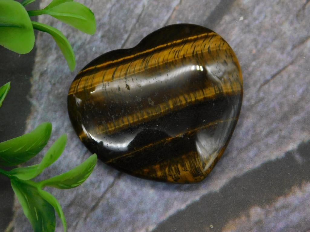 TIGER EYE HEART ROCK STONE LAPIDARY SPECIMEN (1 of 2)