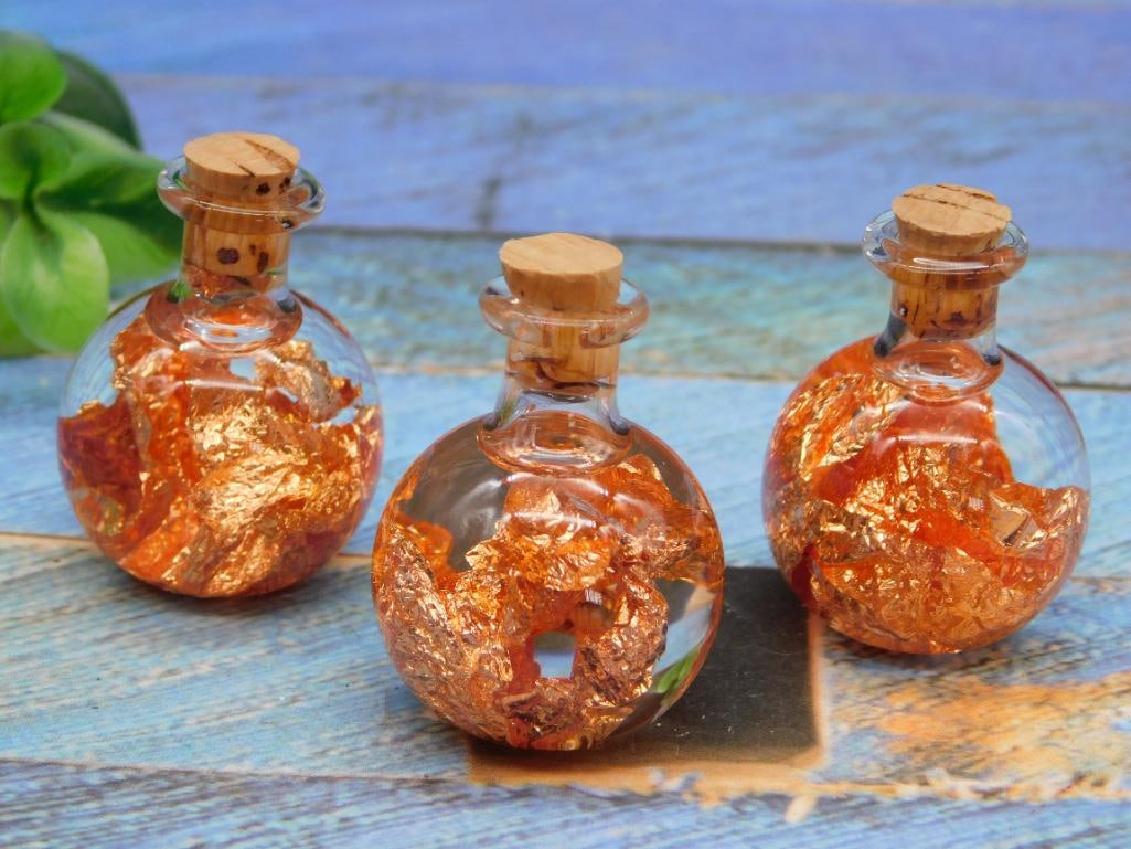 COPPER FLAKES IN BOTTLE ROCK STONE LAPIDARY SPECIMEN (1 of 2)