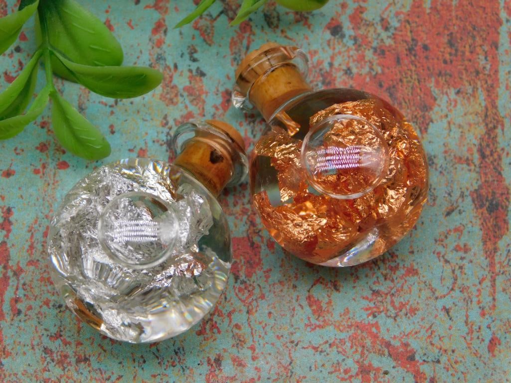 COPPER AND SILVER FLAKES IN BOTTLES ROCK STONE LAPIDARY SPECIMEN (1 of 2)