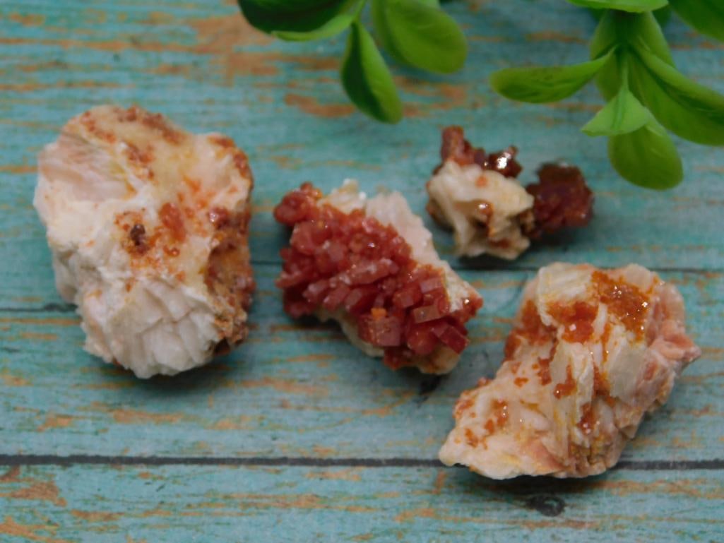 VANADINITE ROCK STONE LAPIDARY SPECIMEN: VANADINITE ROCK STONE LAPIDARY SPECIMEN