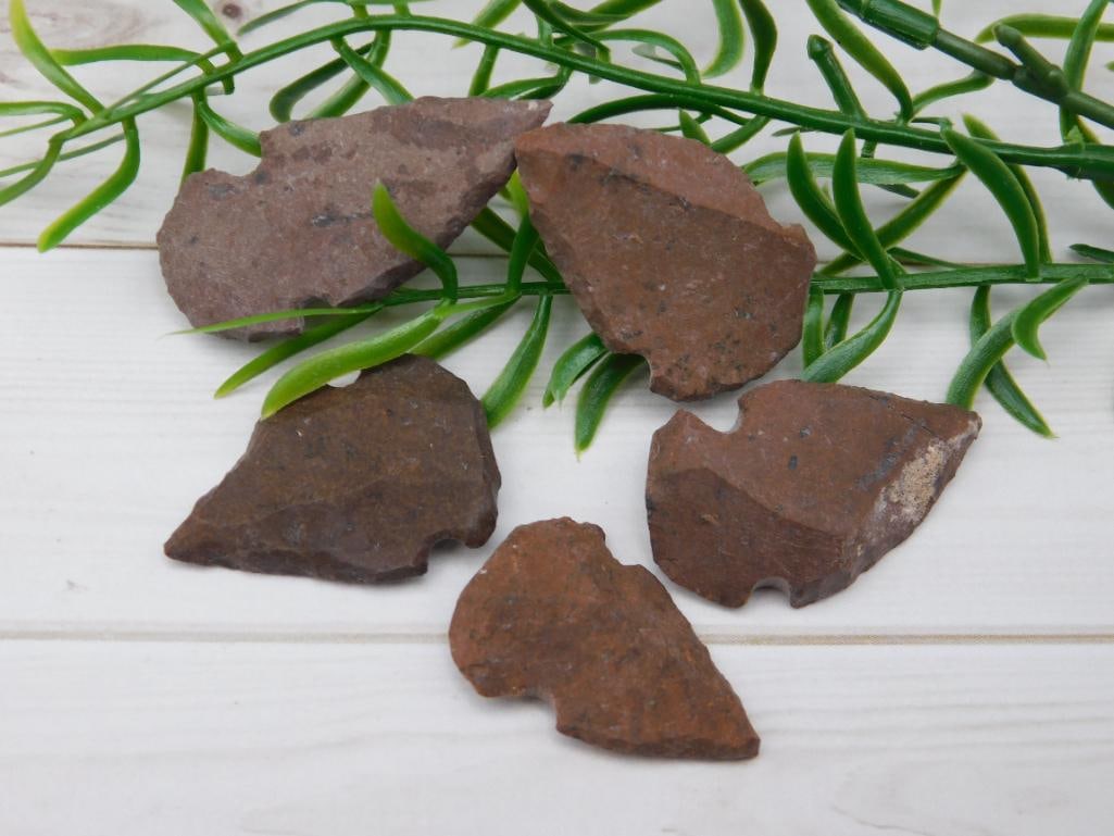 HAND KNAPPED ARTIFACT TOOLS ROCK STONE LAPIDARY SPECIMEN: HAND KNAPPED ARTIFACT TOOLS ROCK STONE LAPIDARY SPECIMEN - Part of our Discover Twilight Bazaar, Crystals and Gems auction at HATMAN'S Auctions! Please see photos for measurements and condition. YES,