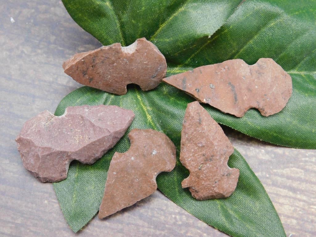 HAND KNAPPED ARTIFACT TOOLS ROCK STONE LAPIDARY SPECIMEN: HAND KNAPPED ARTIFACT TOOLS ROCK STONE LAPIDARY SPECIMEN - Part of our Discover Twilight Bazaar, Crystals and Gems auction at HATMAN'S Auctions! Please see photos for measurements and condition. YES,