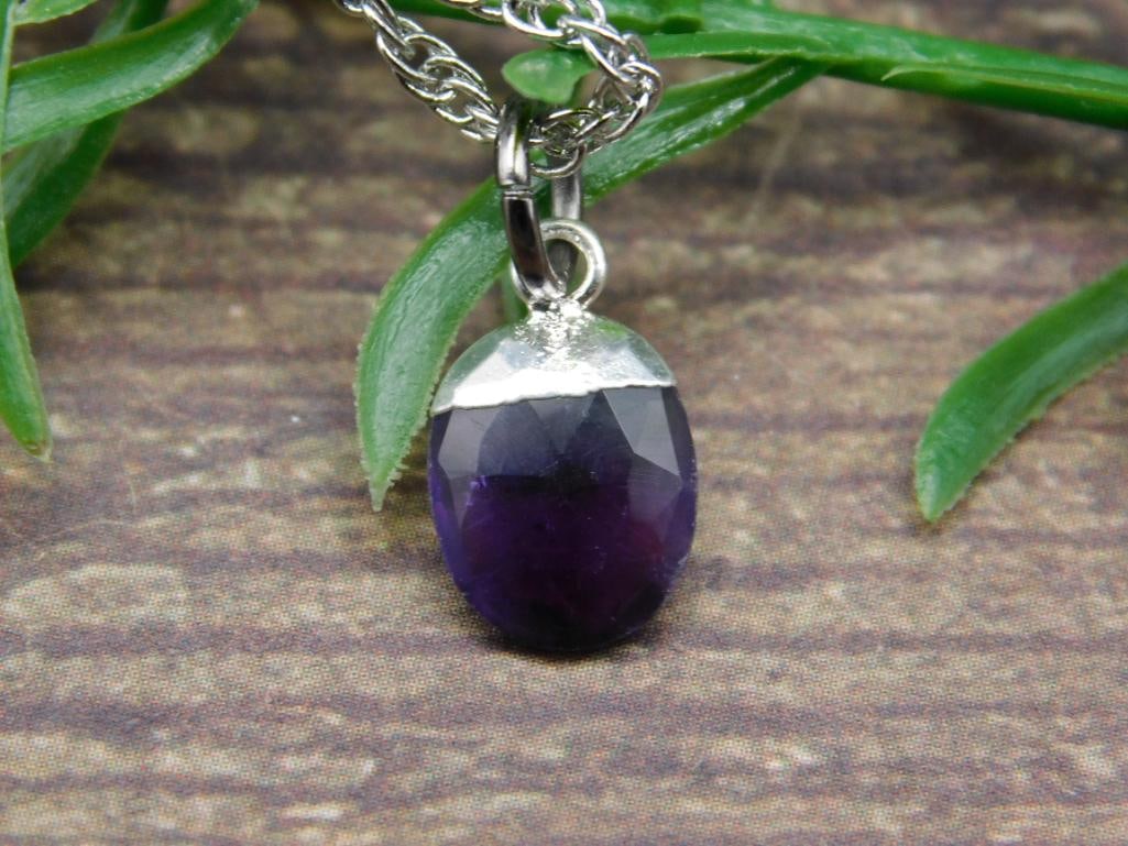 SPECIAL JEWELRY SALE! SEE PHOTOS FOR DETAILS: SPECIAL JEWELRY SALE! SEE PHOTOS FOR DETAILS - Part of our Discover Twilight Bazaar, Crystals and Gems auction at HATMAN'S Auctions! Please see photos for measurements and condition. YES, we have in-h