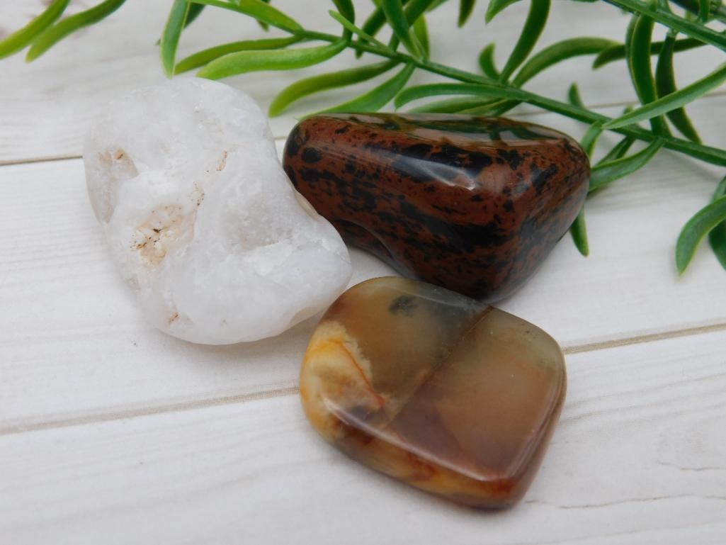 SPECIAL JEWELRY SALE! SEE PHOTOS FOR DETAILS: SPECIAL JEWELRY SALE! SEE PHOTOS FOR DETAILS - Part of our Discover Twilight Bazaar, Crystals and Gems auction at HATMAN'S Auctions! Please see photos for measurements and condition. YES, we have in-h