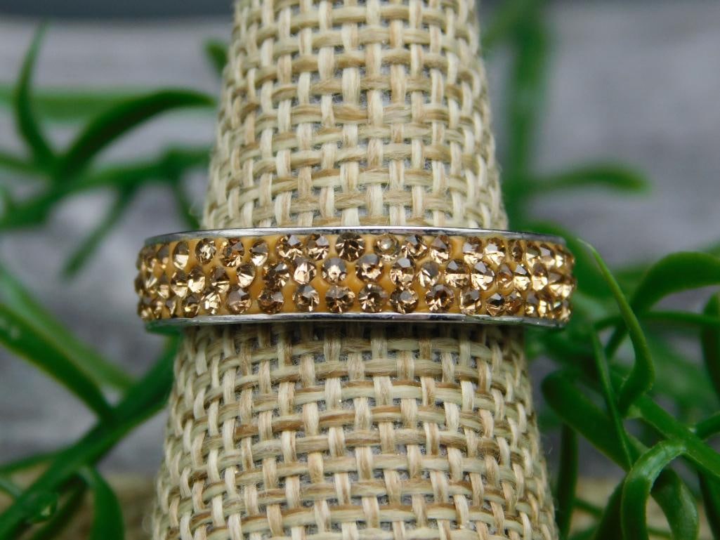 GENUINE STONE RING SIZE 8: GENUINE STONE RING SIZE 8 - Part of our Discover Twilight Bazaar, Crystals and Gems auction at HATMAN'S Auctions! Please see photos for measurements and condition. YES, we have in-house shipping! We h