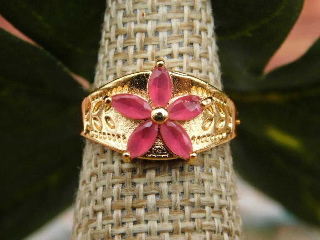 SPECIAL JEWELRY SALE! SEE PHOTOS FOR DETAILS: SPECIAL JEWELRY SALE! SEE PHOTOS FOR DETAILS - Part of our Discover Twilight Bazaar, Crystals and Gems auction at HATMAN'S Auctions! Please see photos for measurements and condition. YES, we have in-h