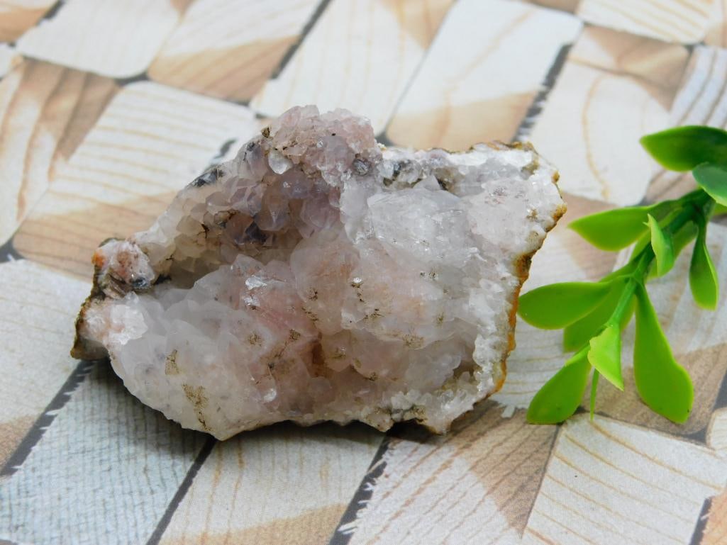 AMETHYST ROCK STONE LAPIDARY SPECIMEN: AMETHYST ROCK STONE LAPIDARY SPECIMEN — Part of our Discover Curiosity Shop, Crystals and Gems auction at HATMAN'S Auctions! Please see photos for measurements and condition. YES, we have in-house s