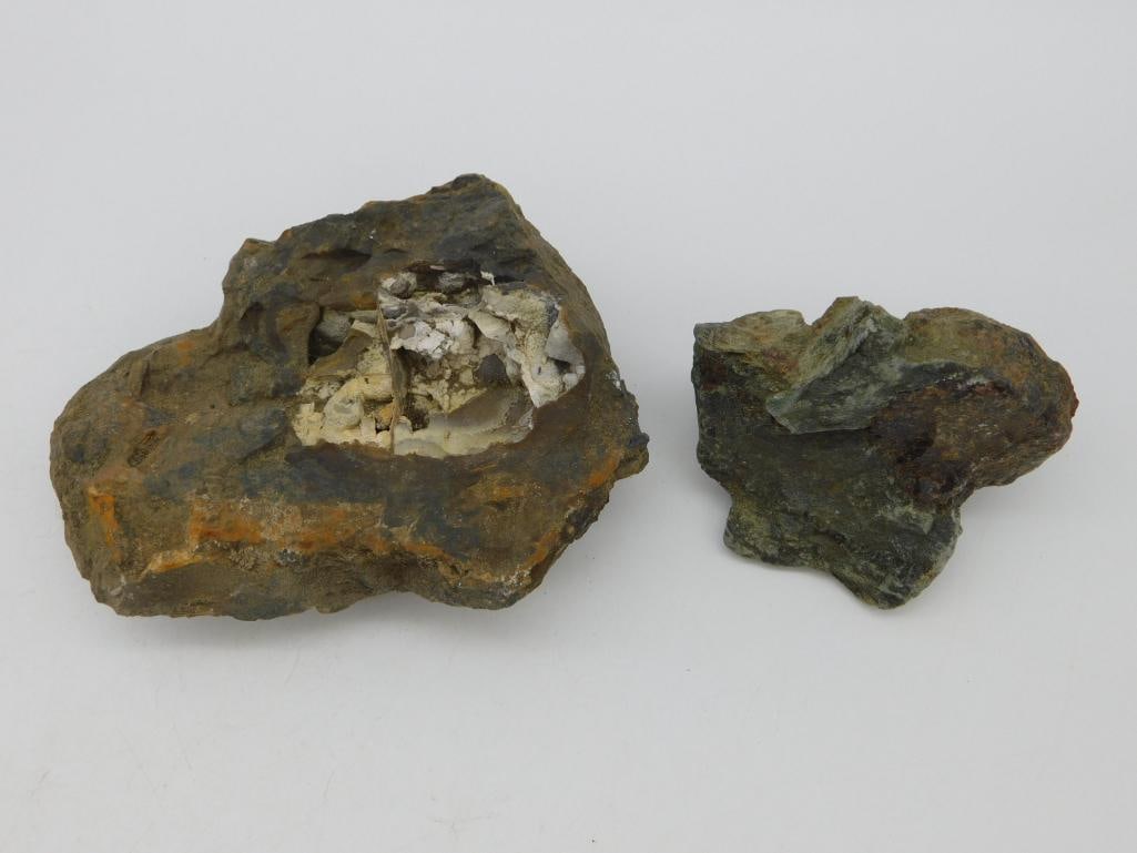 ROCK STONE LAPIDARY SPECIMEN: ROCK STONE LAPIDARY SPECIMEN — Part of our Discover Curiosity Shop, Crystals and Gems auction at HATMAN'S Auctions! Please see photos for measurements and condition. YES, we have in-house shipping!