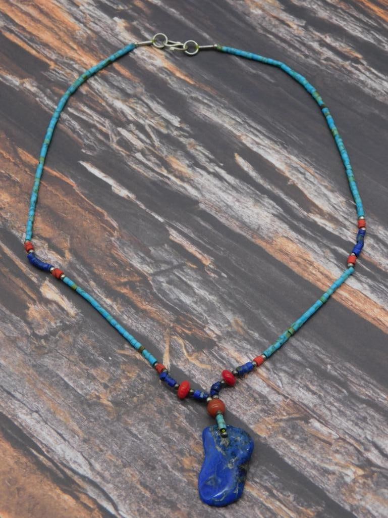 MIXED STONE NECKLACE ROCK STONE LAPIDARY SPECIMEN: MIXED STONE NECKLACE ROCK STONE LAPIDARY SPECIMEN