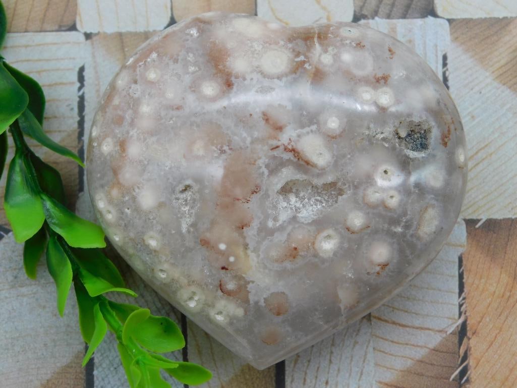 HATMANS FLOWER PETAL AGATE HEART ROCK STONE LAPIDARY SPECIMEN: HATMANS FLOWER PETAL AGATE HEART ROCK STONE LAPIDARY SPECIMEN