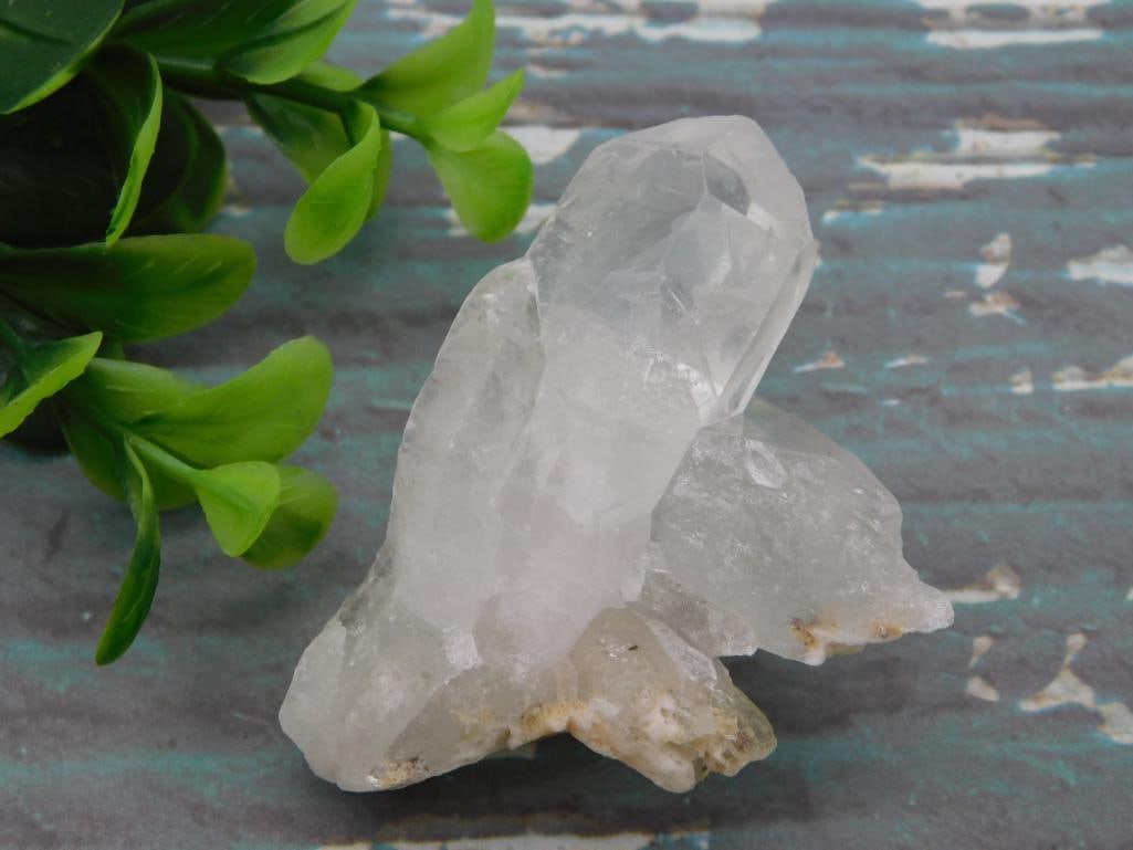 QUARTZ ROCK STONE LAPIDARY SPECIMEN: QUARTZ ROCK STONE LAPIDARY SPECIMEN — Part of our Discover Curiosity Shop, Crystals and Gems auction at HATMAN'S Auctions! Please see photos for measurements and condition. YES, we have in-house