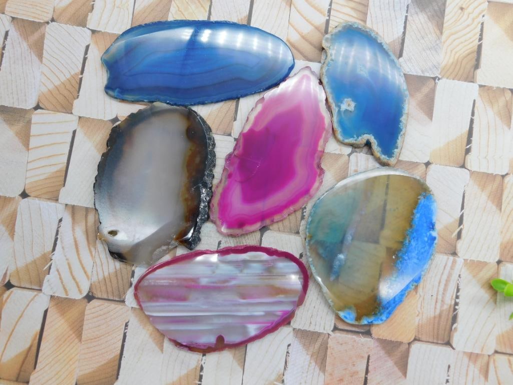 AGATE SLICES ROCK STONE LAPIDARY SPECIMEN: AGATE SLICES ROCK STONE LAPIDARY SPECIMEN — Part of our Discover Curiosity Shop, Crystals and Gems auction at HATMAN'S Auctions! Please see photos for measurements and condition. YES, we have
