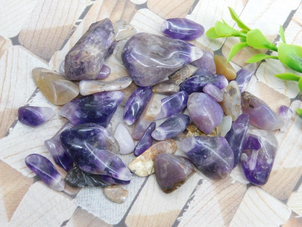 AMETHYST AND ROYAL AZTEC LACE ROCK STONE LAPIDARY SPECIMEN: AMETHYST AND ROYAL AZTEC LACE ROCK STONE LAPIDARY SPECIMEN — Part of our Discover Curiosity Shop, Crystals and Gems auction at HATMAN'S Auctions! Please see photos for measurements and condition.