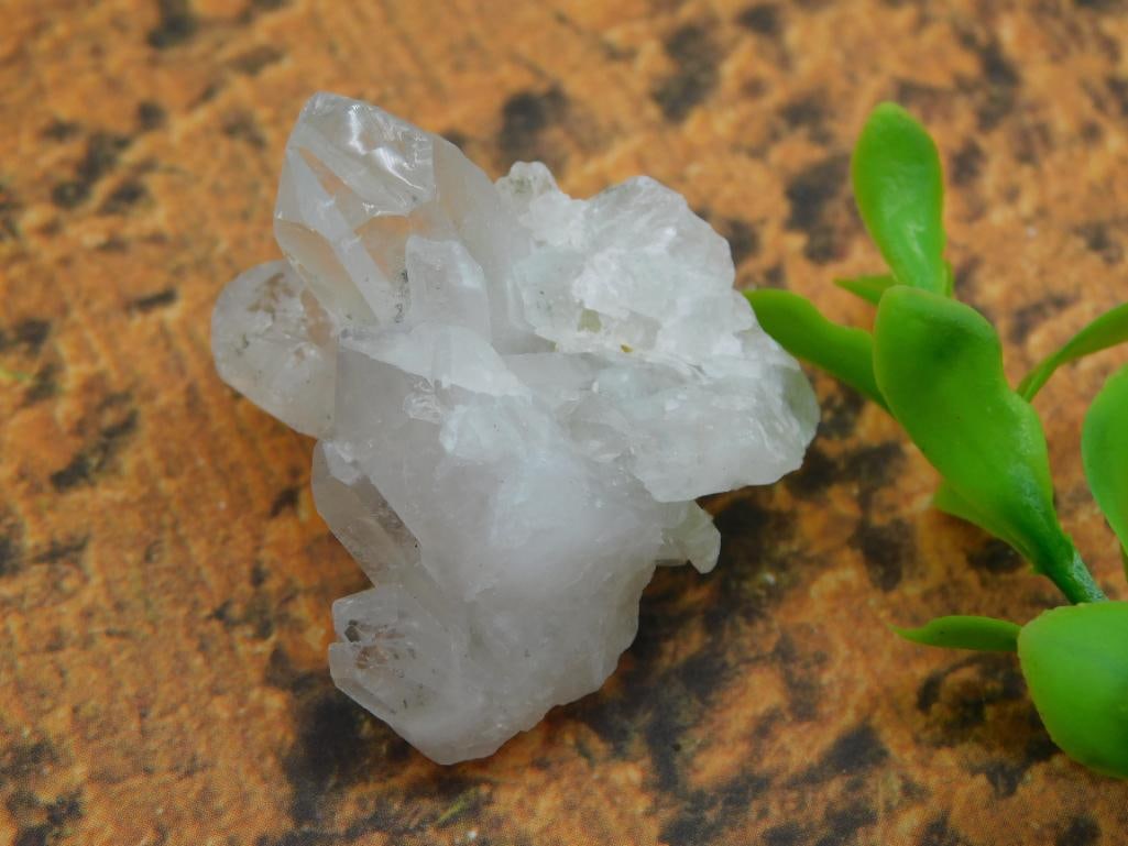 QUARTZ ROCK STONE LAPIDARY SPECIMEN: QUARTZ ROCK STONE LAPIDARY SPECIMEN — Part of our Discover Curiosity Shop, Crystals and Gems auction at HATMAN'S Auctions! Please see photos for measurements and condition. YES, we have in-house