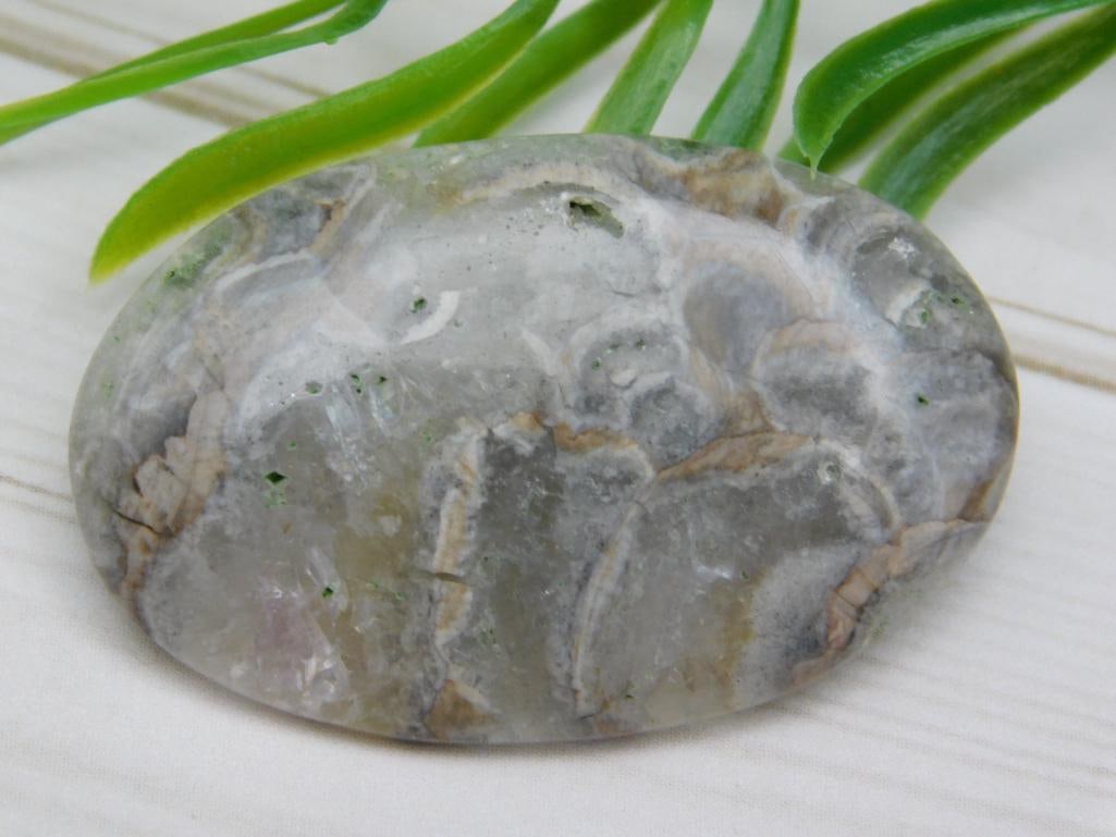 CABOCHON ROCK STONE LAPIDARY SPECIMEN: CABOCHON ROCK STONE LAPIDARY SPECIMEN — Part of our Discover Curiosity Shop, Crystals and Gems auction at HATMAN'S Auctions! Please see photos for measurements and condition. YES, we have in-house