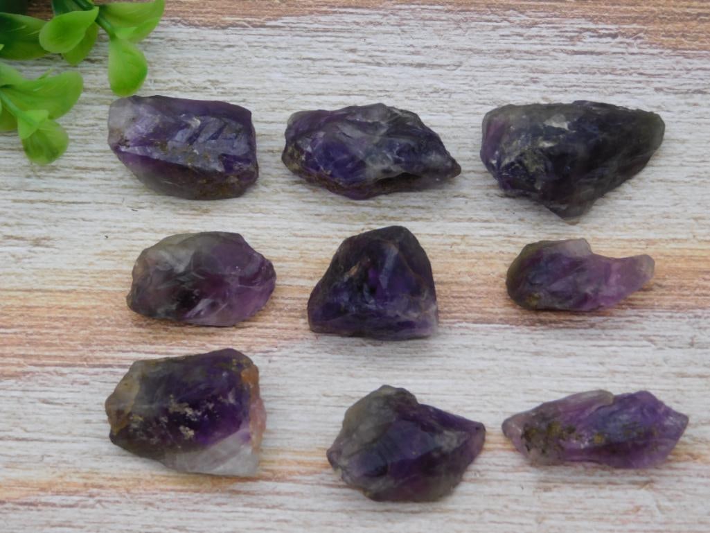 AMETHYST ROCK STONE LAPIDARY SPECIMEN: AMETHYST ROCK STONE LAPIDARY SPECIMEN — Part of our Discover Curiosity Shop, Crystals and Gems auction at HATMAN'S Auctions! Please see photos for measurements and condition. YES, we have in-house