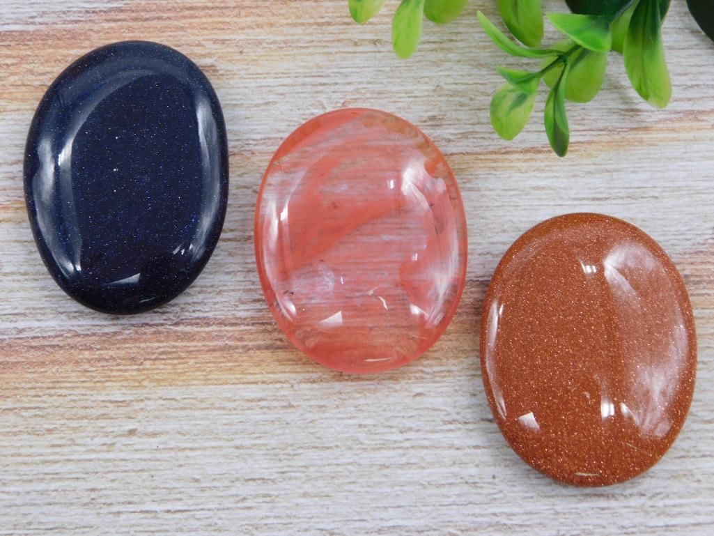 WORRY STONES ROCK STONE LAPIDARY SPECIMEN: WORRY STONES ROCK STONE LAPIDARY SPECIMEN — Part of our Discover Curiosity Shop, Crystals and Gems auction at HATMAN'S Auctions! Please see photos for measurements and condition. YES, we have
