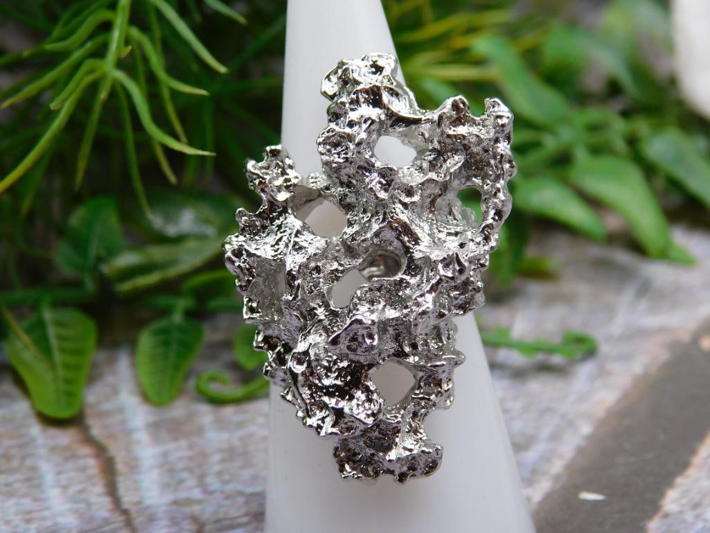JEWELRY SALE! ROCK STONE LAPIDARY SPECIMEN: JEWELRY SALE! ROCK STONE LAPIDARY SPECIMEN — Part of our Discover The Grand Reveal, Crystals and Gems auction at HATMAN'S Auctions! Please see photos for measurements and condition. YES, we have