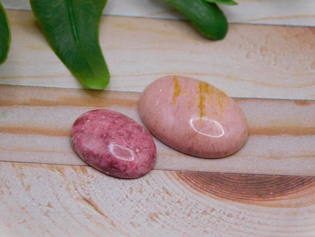 CABOCHONS ROCK STONE LAPIDARY SPECIMEN: CABOCHONS ROCK STONE LAPIDARY SPECIMEN — Part of our Discover The Grand Reveal, Crystals and Gems auction at HATMAN'S Auctions! Please see photos for measurements and condition. YES, we have