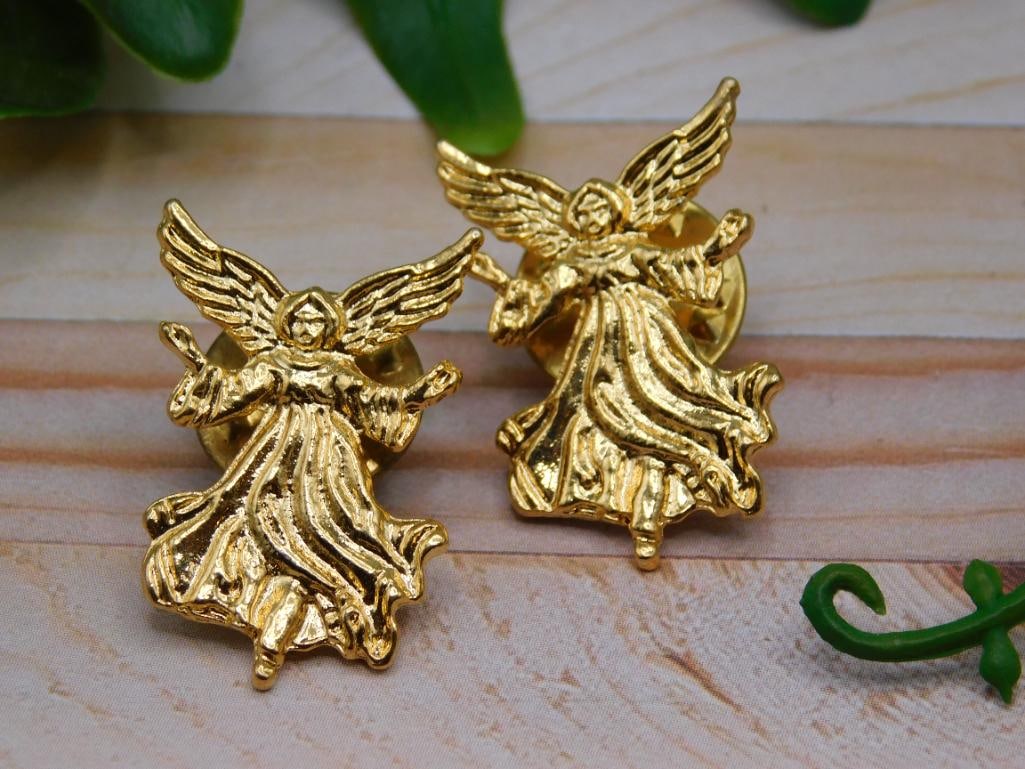 ANGEL PINS: ANGEL PINS — Part of our Discover The Grand Reveal, Crystals and Gems auction at HATMAN'S Auctions! Please see photos for measurements and condition. YES, we have in-house shipping! We have MANY REP