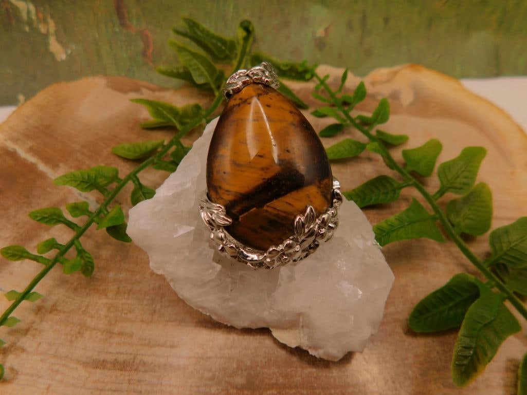 JEWELRY SALE! ROCK STONE LAPIDARY SPECIMEN: JEWELRY SALE! ROCK STONE LAPIDARY SPECIMEN — Part of our Discover The Grand Reveal, Crystals and Gems auction at HATMAN'S Auctions! Please see photos for measurements and condition. YES, we have in-