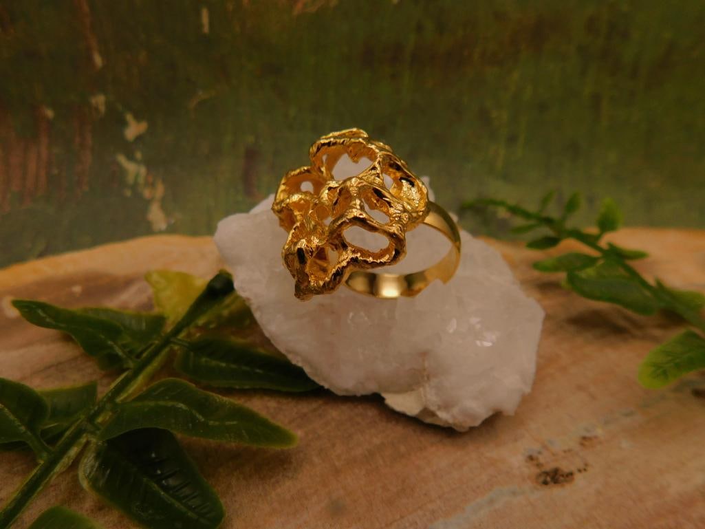 JEWELRY SALE! ROCK STONE LAPIDARY SPECIMEN: JEWELRY SALE! ROCK STONE LAPIDARY SPECIMEN — Part of our Discover The Grand Reveal, Crystals and Gems auction at HATMAN'S Auctions! Please see photos for measurements and condition. YES, we have in-