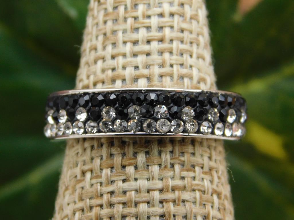 SPECIAL JEWELRY SALE! SEE PHOTOS FOR DETAILS: SPECIAL JEWELRY SALE! SEE PHOTOS FOR DETAILS - Part of our Discover Silver Lining, Crystals and Gems auction at HATMAN'S Auctions! Please see photos for measurements and condition. YES, we have in-hou