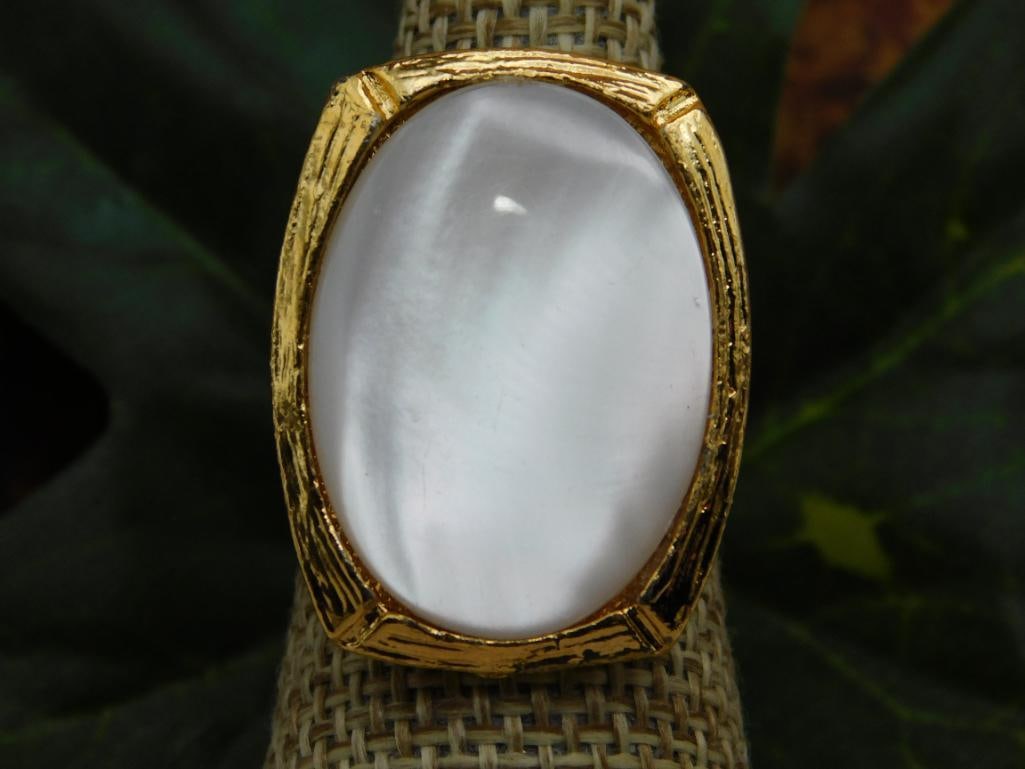 SPECIAL JEWELRY SALE! SEE PHOTOS FOR DETAILS: SPECIAL JEWELRY SALE! SEE PHOTOS FOR DETAILS - Part of our Discover Silver Lining, Crystals and Gems auction at HATMAN'S Auctions! Please see photos for measurements and condition. YES, we have in-hou