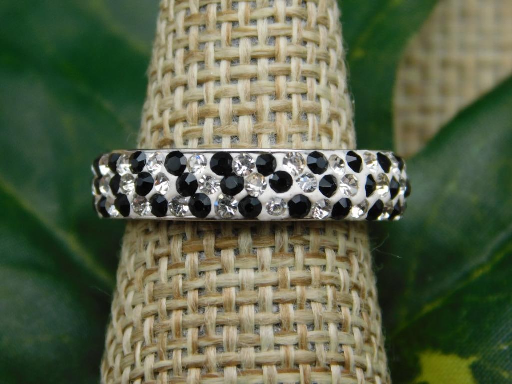 SPECIAL JEWELRY SALE! SEE PHOTOS FOR DETAILS: SPECIAL JEWELRY SALE! SEE PHOTOS FOR DETAILS - Part of our Discover Silver Lining, Crystals and Gems auction at HATMAN'S Auctions! Please see photos for measurements and condition. YES, we have in-hou