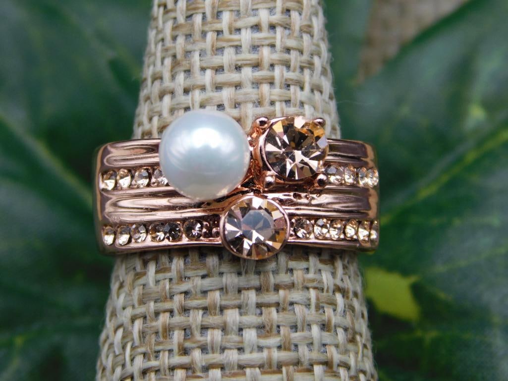SPECIAL JEWELRY SALE! SEE PHOTOS FOR DETAILS: SPECIAL JEWELRY SALE! SEE PHOTOS FOR DETAILS - Part of our Discover Silver Lining, Crystals and Gems auction at HATMAN'S Auctions! Please see photos for measurements and condition. YES, we have in-hou