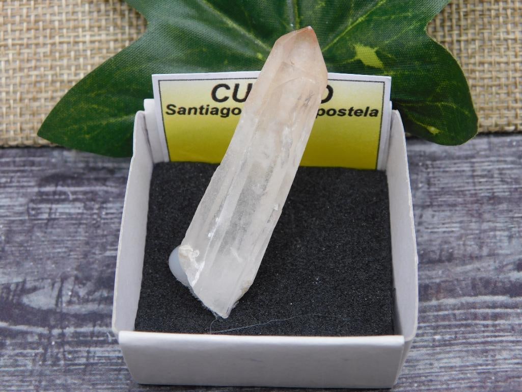 SPECIAL JEWELRY SALE! SEE PHOTOS FOR DETAILS: SPECIAL JEWELRY SALE! SEE PHOTOS FOR DETAILS - Part of our Discover Silver Lining, Crystals and Gems auction at HATMAN'S Auctions! Please see photos for measurements and condition. YES, we have in-hou