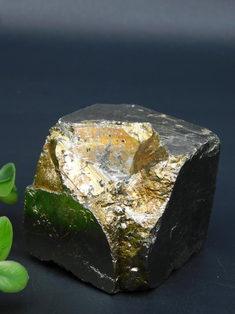 NATURAL FORMATION SPANISH PYRITE CUBE ROCK STONE LAPIDARY SPECIMEN: NATURAL FORMATION SPANISH PYRITE CUBE ROCK STONE LAPIDARY SPECIMEN — Part of our Discover Mystic Finds, Crystals and Gems auction at HATMAN'S Auctions! Please see photos for measurements and