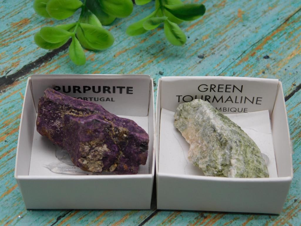 MIXED LOT ROCK STONE LAPIDARY SPECIMEN: MIXED LOT ROCK STONE LAPIDARY SPECIMEN — Part of our Discover Mystic Finds, Crystals and Gems auction at HATMAN'S Auctions! Please see photos for measurements and condition. YES, we have in-house