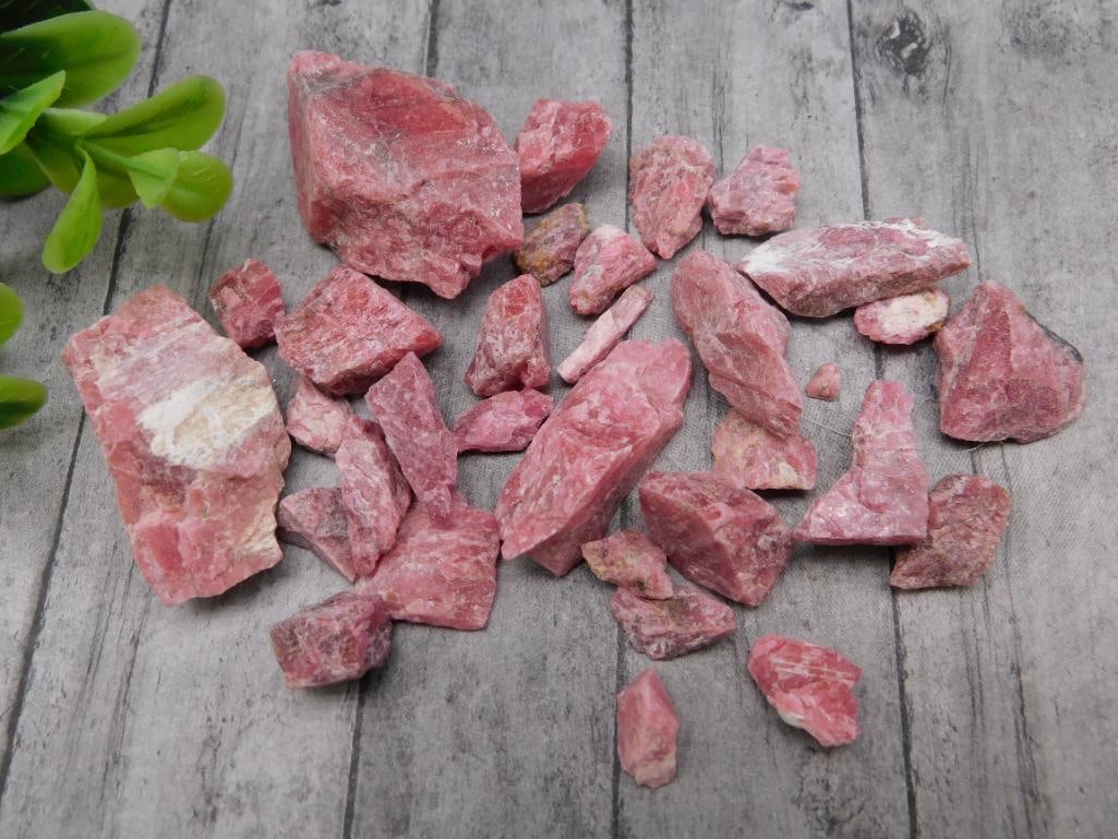 GEM RHODONITE ROCK STONE LAPIDARY SPECIMEN: GEM RHODONITE ROCK STONE LAPIDARY SPECIMEN — Part of our Discover Mystic Finds, Crystals and Gems auction at HATMAN'S Auctions! Please see photos for measurements and condition. YES, we have