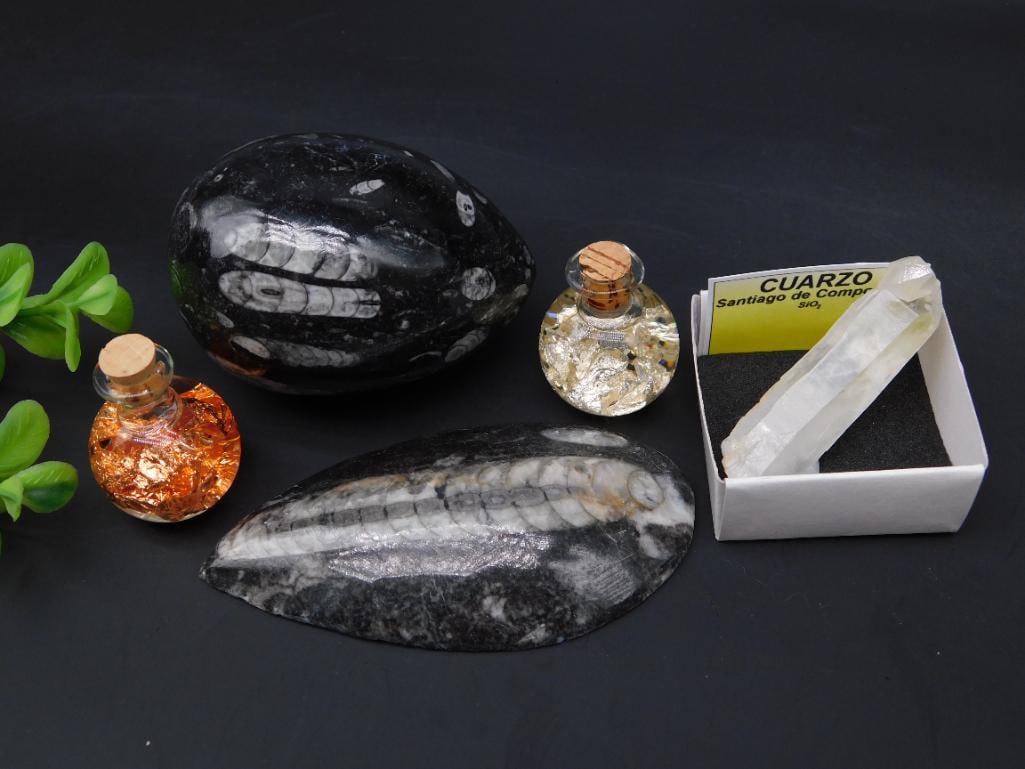 MIXED LOT ROCK STONE LAPIDARY SPECIMEN: MIXED LOT ROCK STONE LAPIDARY SPECIMEN — Part of our Discover Mystic Finds, Crystals and Gems auction at HATMAN'S Auctions! Please see photos for measurements and condition. YES, we have in-house