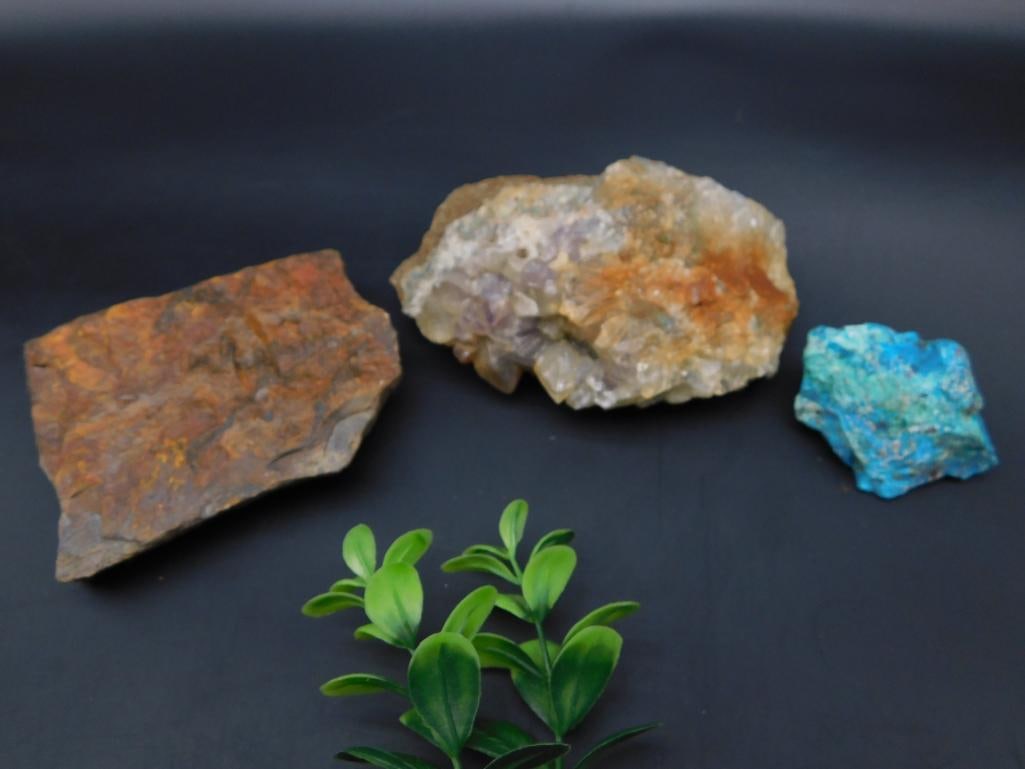 MIXED ROUGH LOT ROCK STONE LAPIDARY SPECIMEN: MIXED ROUGH LOT ROCK STONE LAPIDARY SPECIMEN — Part of our Discover Mystic Finds, Crystals and Gems auction at HATMAN'S Auctions! Please see photos for measurements and condition. YES, we have