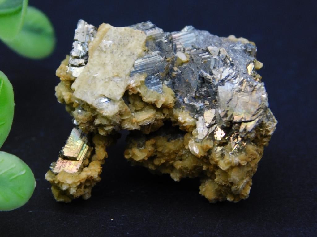 PANASQUIERA MINE PORTUGAL SPECIMEN: PANASQUIERA MINE PORTUGAL SPECIMEN — Part of our Discover Mystic Finds, Crystals and Gems auction at HATMAN'S Auctions! Please see photos for measurements and condition. YES, we have in-house shippi