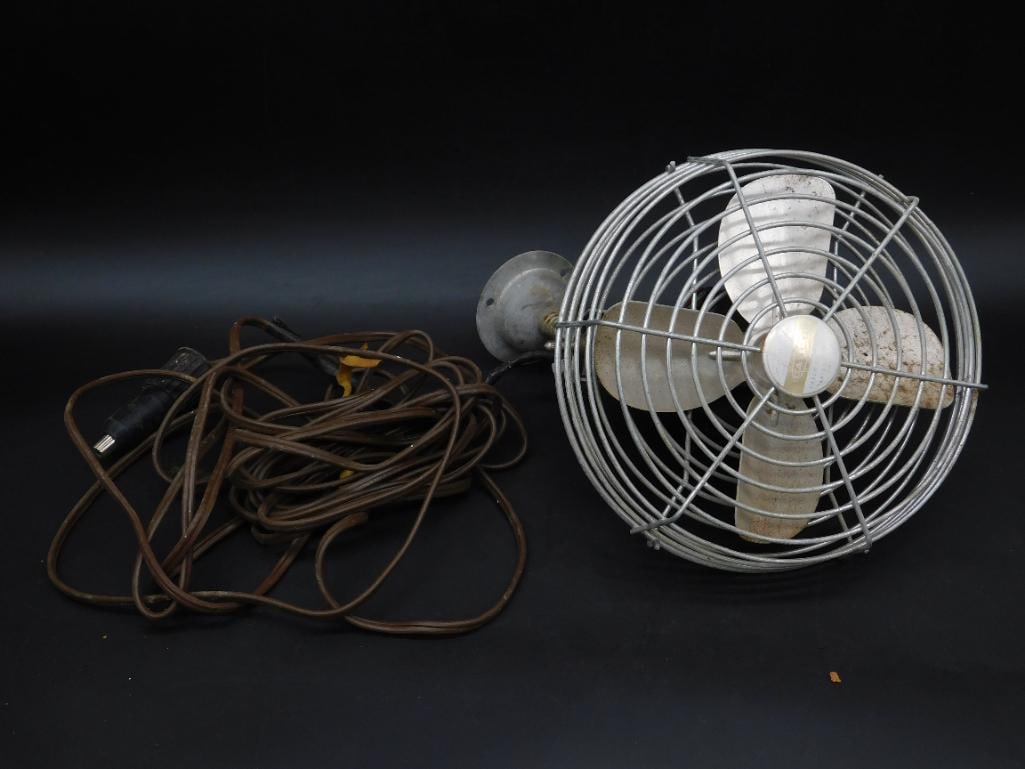 DELUXE CASCO FAN VINTAGE ANTIQUE (1 of 4)