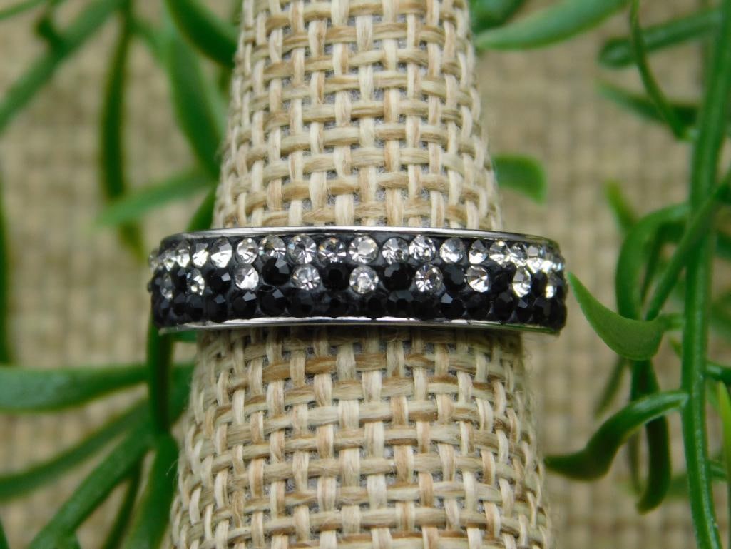 SPECIAL JEWELRY SALE! SEE PHOTOS FOR DETAILS: SPECIAL JEWELRY SALE! SEE PHOTOS FOR DETAILS - Part of our Discover Silver Lining, Crystals and Gems auction at HATMAN'S Auctions! Please see photos for measurements and condition. YES, we have in-hou