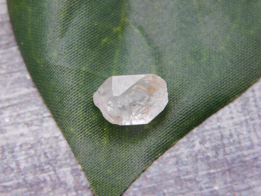 HERKIMER DIAMOND ROCK STONE LAPIDARY SPECIMEN: HERKIMER DIAMOND ROCK STONE LAPIDARY SPECIMEN - Part of our Discover Silver Lining, Crystals and Gems auction at HATMAN'S Auctions! Please see photos for measurements and condition. YES, we have