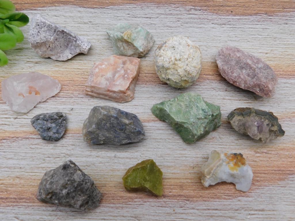 MIXED LOT ROCK STONE LAPIDARY SPECIMEN: MIXED LOT ROCK STONE LAPIDARY SPECIMEN