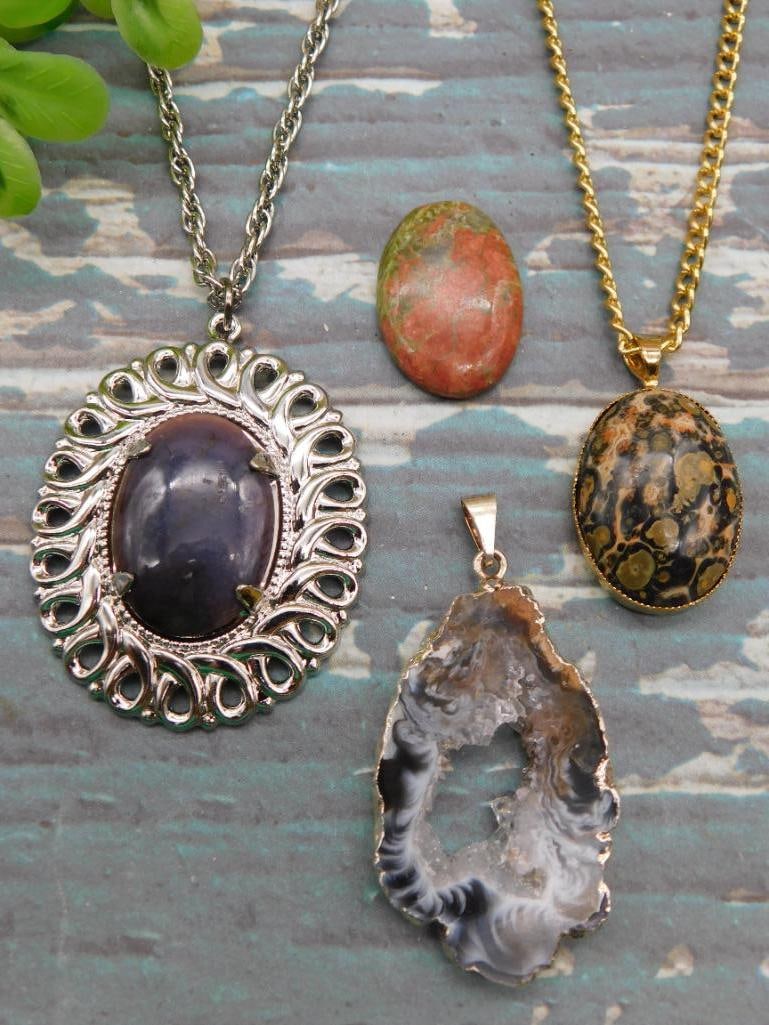 MIXED JEWELRY LOT ROCK STONE LAPIDARY SPECIMEN: MIXED JEWELRY LOT ROCK STONE LAPIDARY SPECIMEN